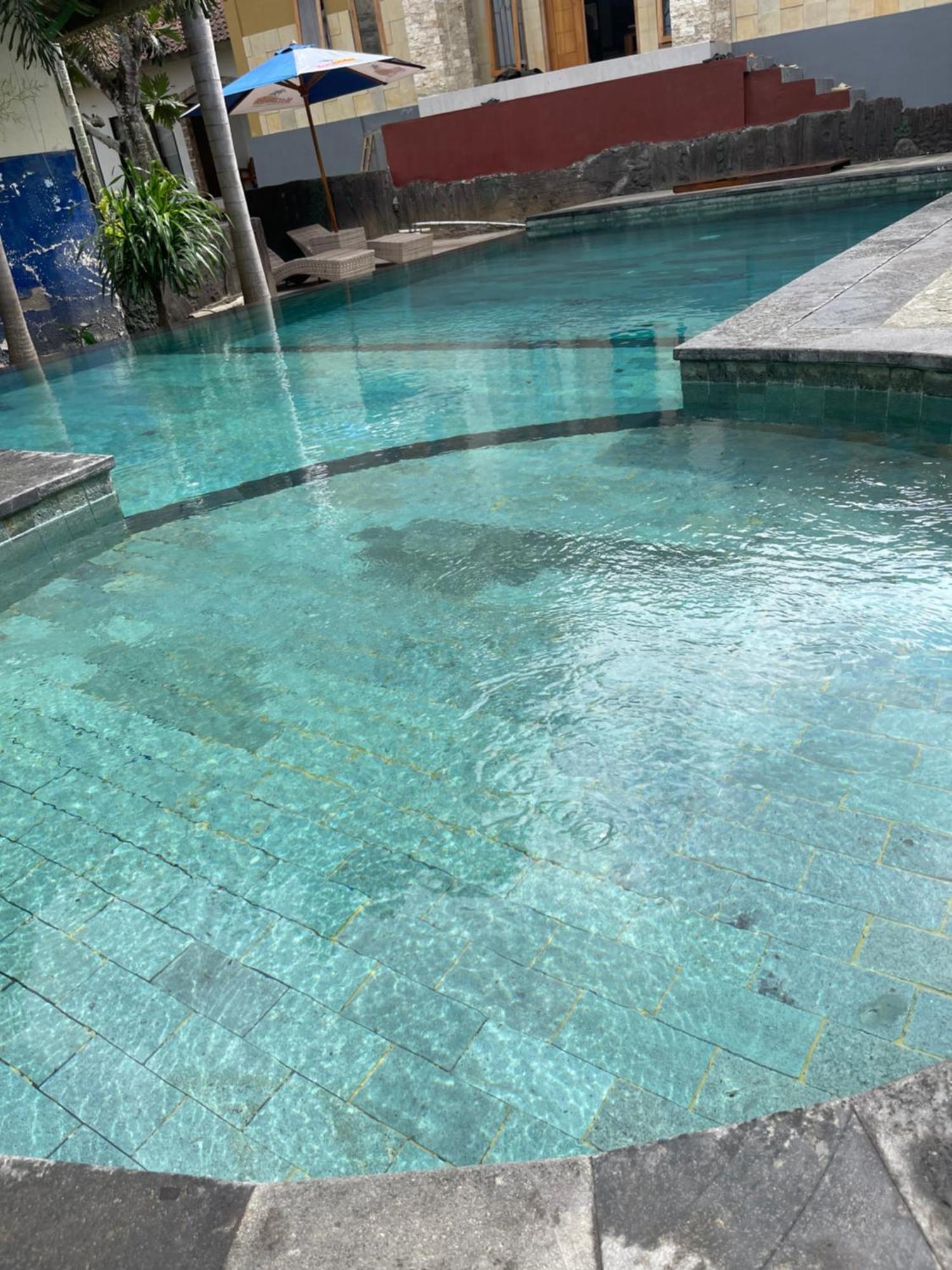 Tri Putri Homestay Kuta  Экстерьер фото