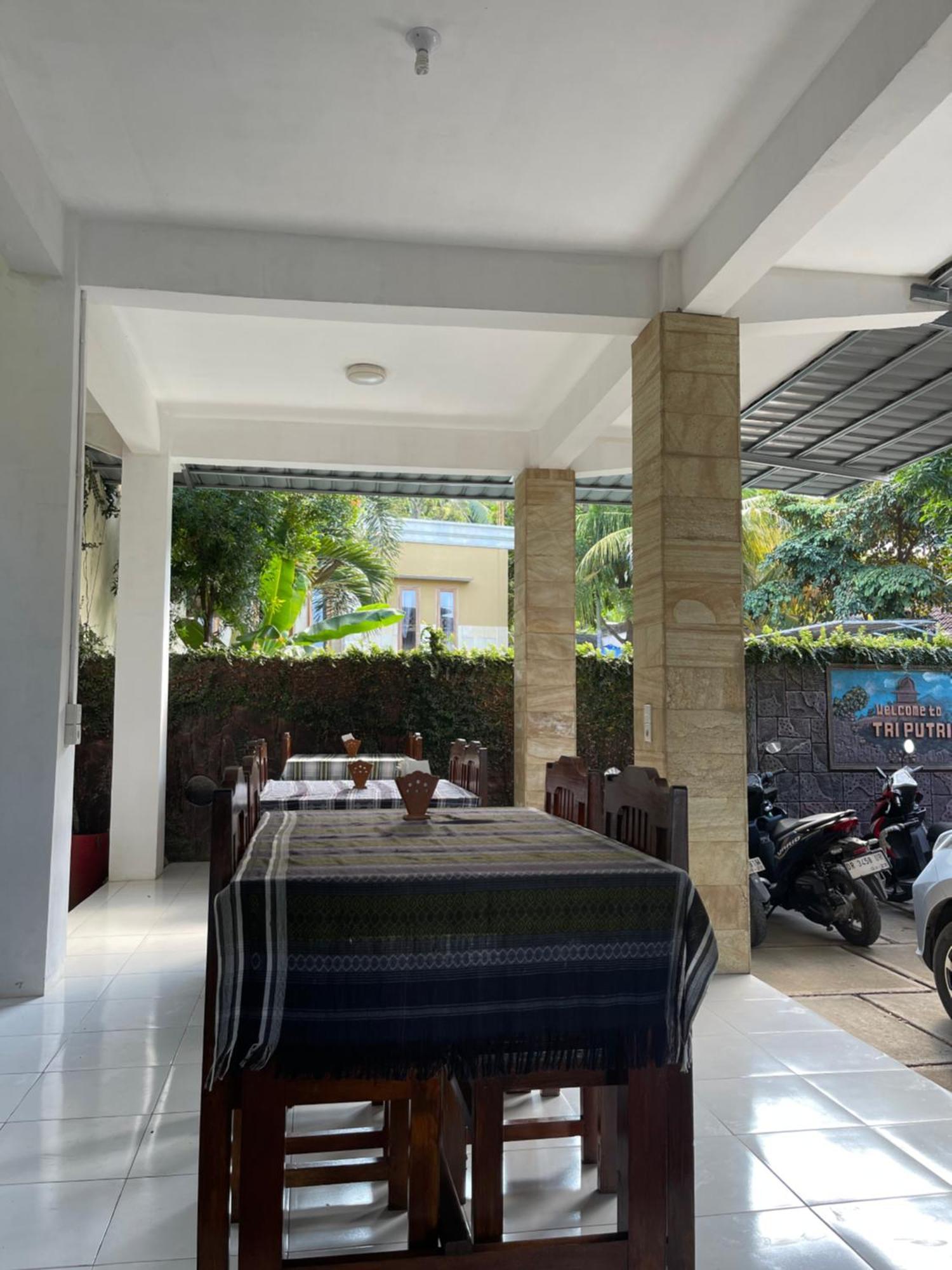 Tri Putri Homestay Kuta  Экстерьер фото