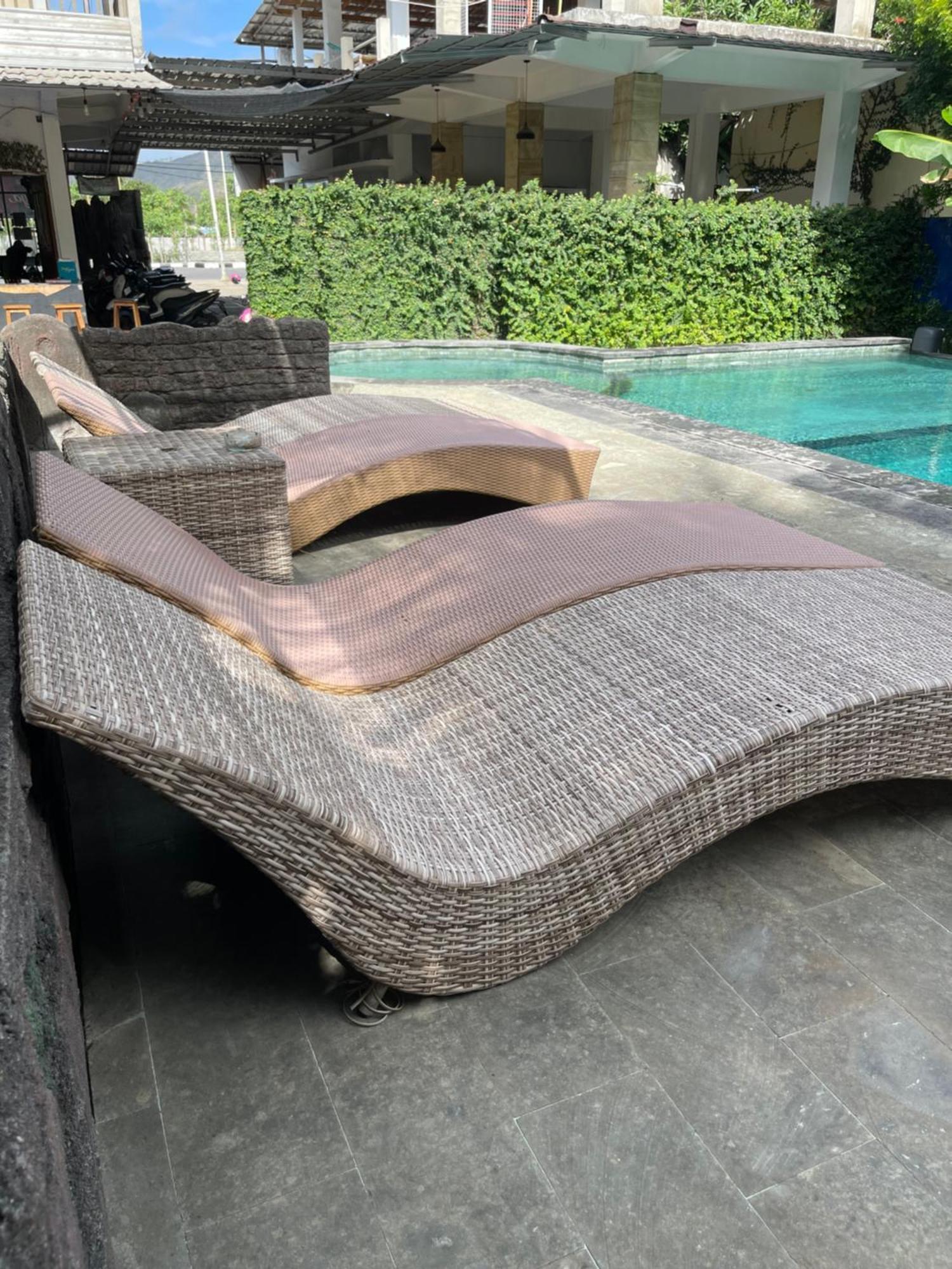 Tri Putri Homestay Kuta  Экстерьер фото