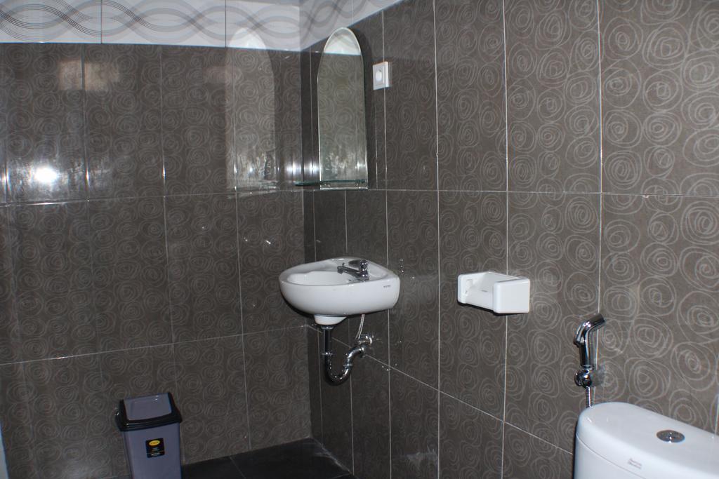 Tri Putri Homestay Kuta  Экстерьер фото
