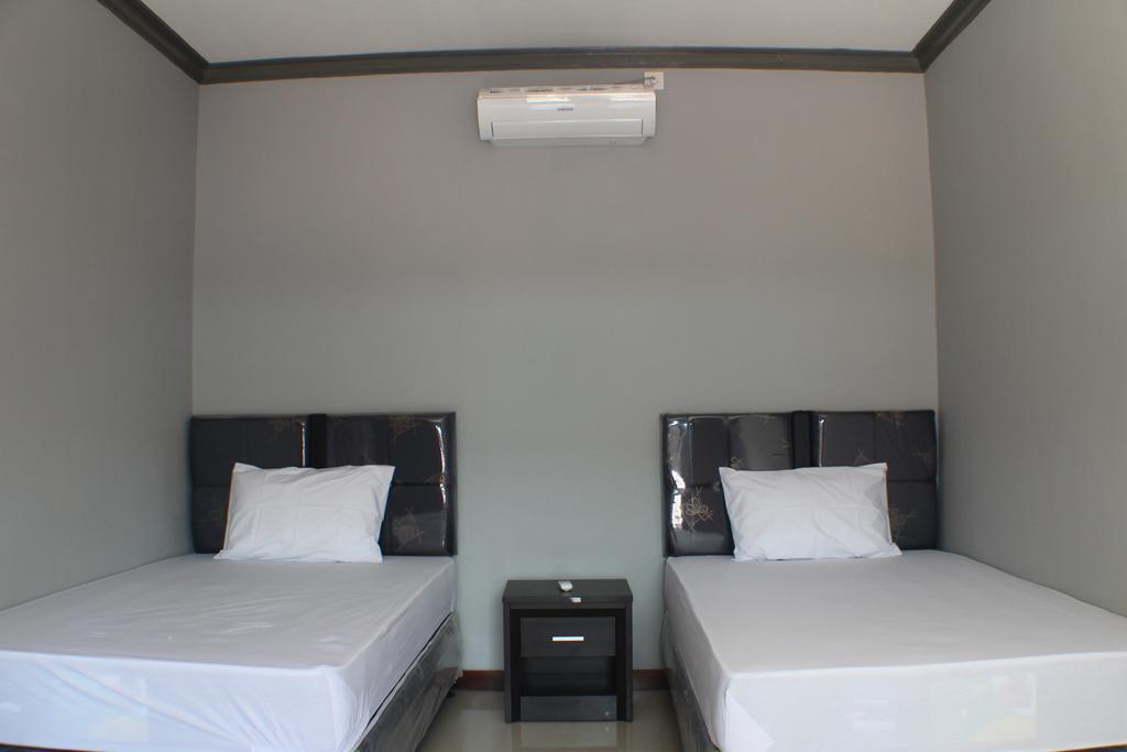 Tri Putri Homestay Kuta  Экстерьер фото