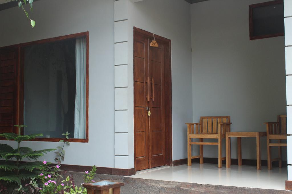 Tri Putri Homestay Kuta  Экстерьер фото