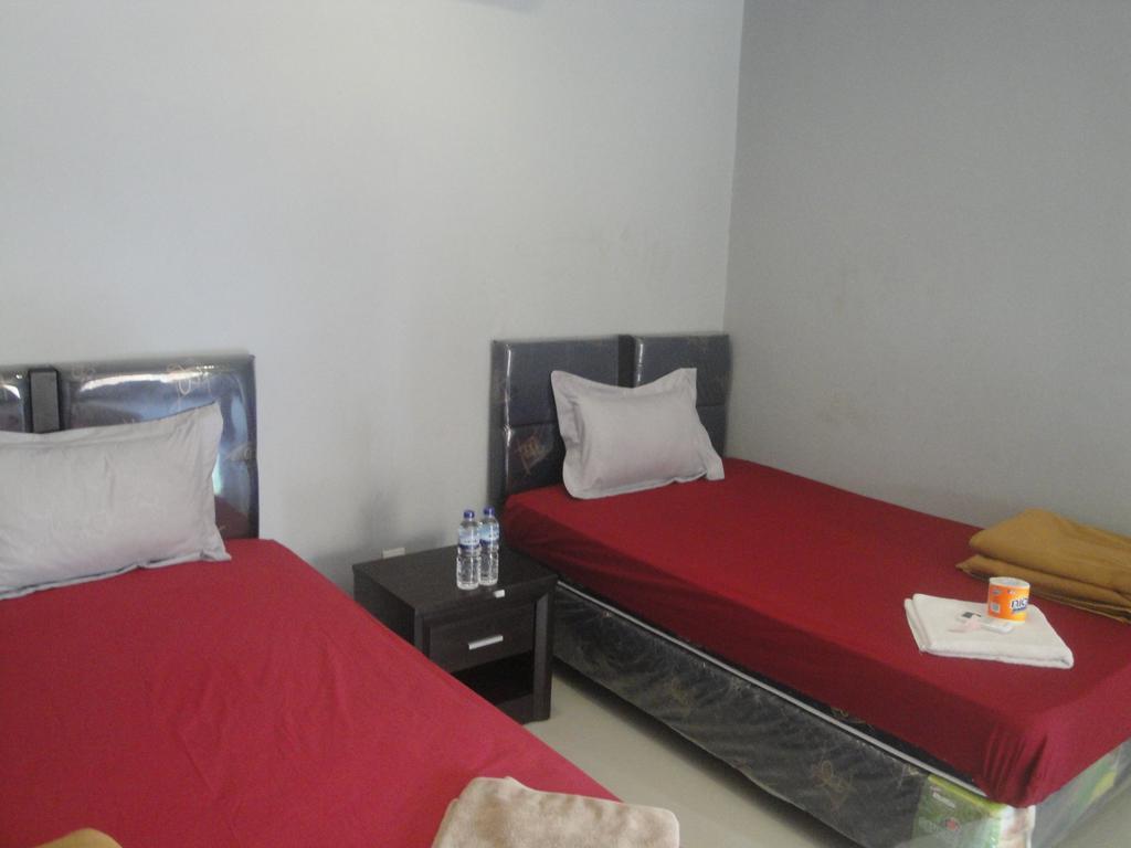 Tri Putri Homestay Kuta  Экстерьер фото