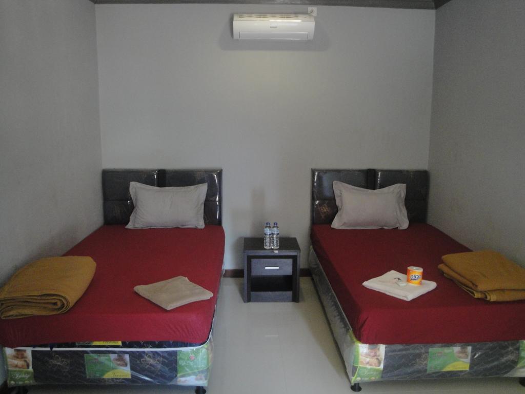 Tri Putri Homestay Kuta  Экстерьер фото