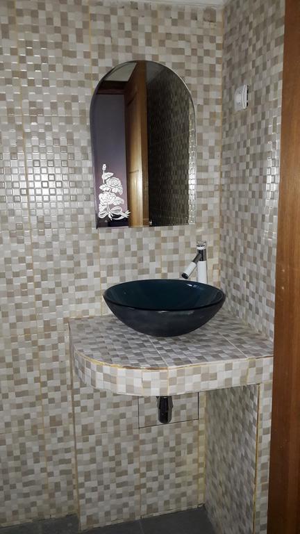 Tri Putri Homestay Kuta  Экстерьер фото