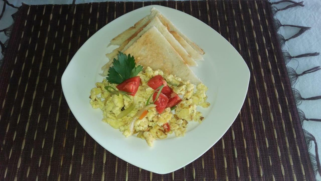 Tri Putri Homestay Kuta  Экстерьер фото